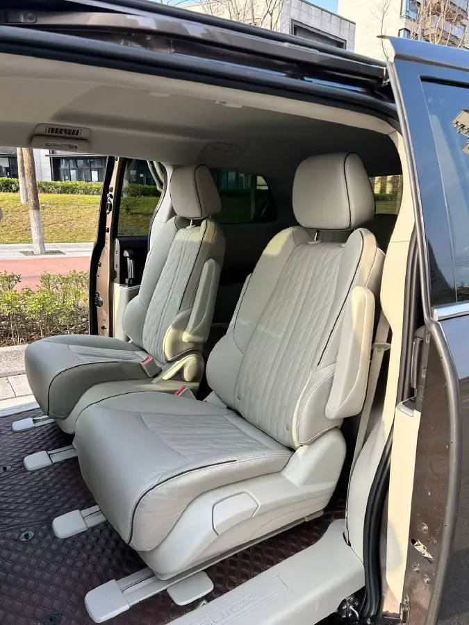 2023 Buick GL8 2.0T 237HP L4 9AT,autocango,china used car exporter,china ev exporter,chinese used car exporter,chinese used ev exporter