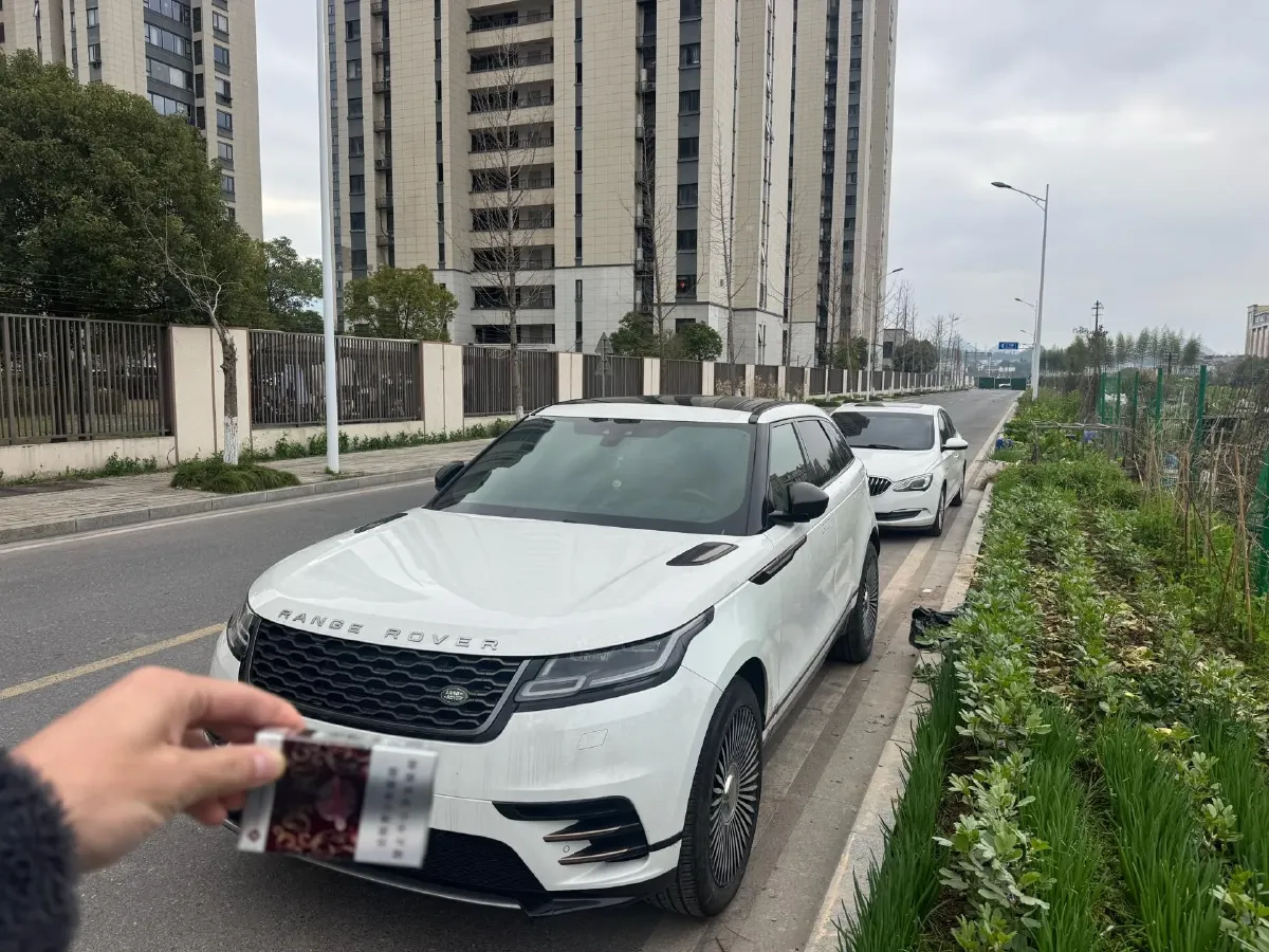 2019 Land Rover Range Rover Velar 2.0T 300HP L4 8AT,autocango,china used car exporter,china ev exporter,chinese used car exporter,chinese used ev exporter