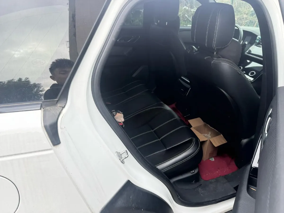 2019 Land Rover Range Rover Velar 2.0T 300HP L4 8AT,autocango,china used car exporter,china ev exporter,chinese used car exporter,chinese used ev exporter