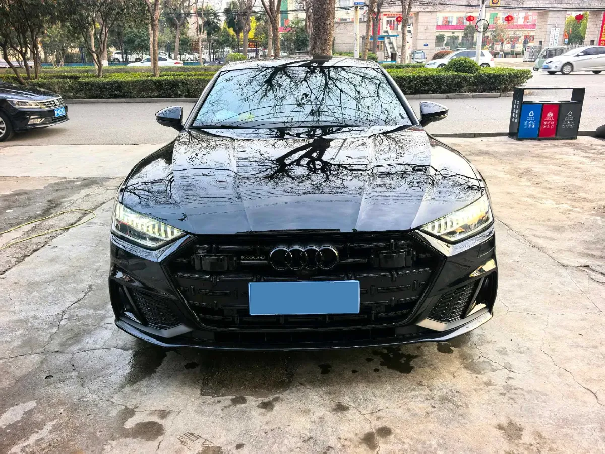 2024 Audi A7L 2.0T 245HP L4 7DCT,autocango,china used car exporter,china ev exporter,chinese used car exporter,chinese used ev exporter