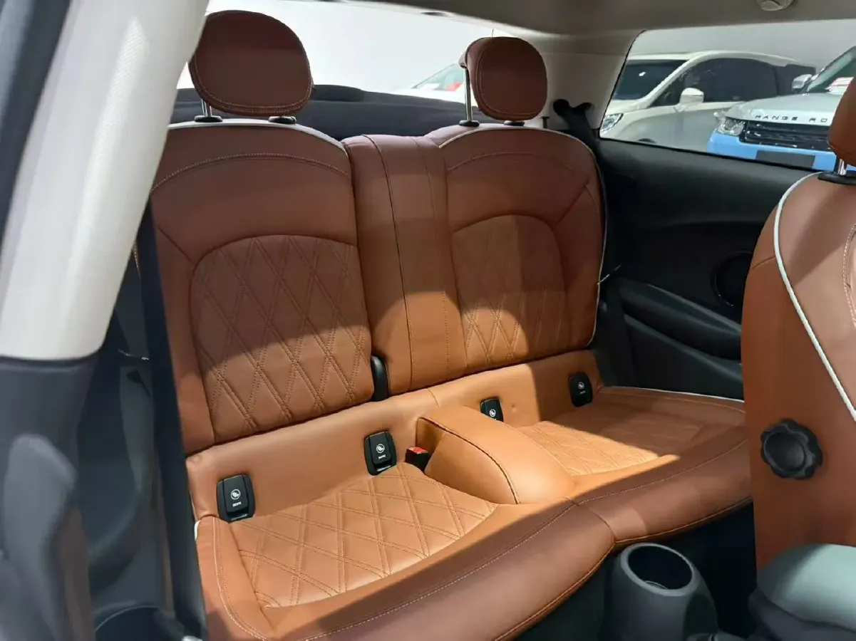 2023 MINI MINI 1.5T 136HP L3 7DCT,autocango,china used car exporter,china ev exporter,chinese used car exporter,chinese used ev exporter