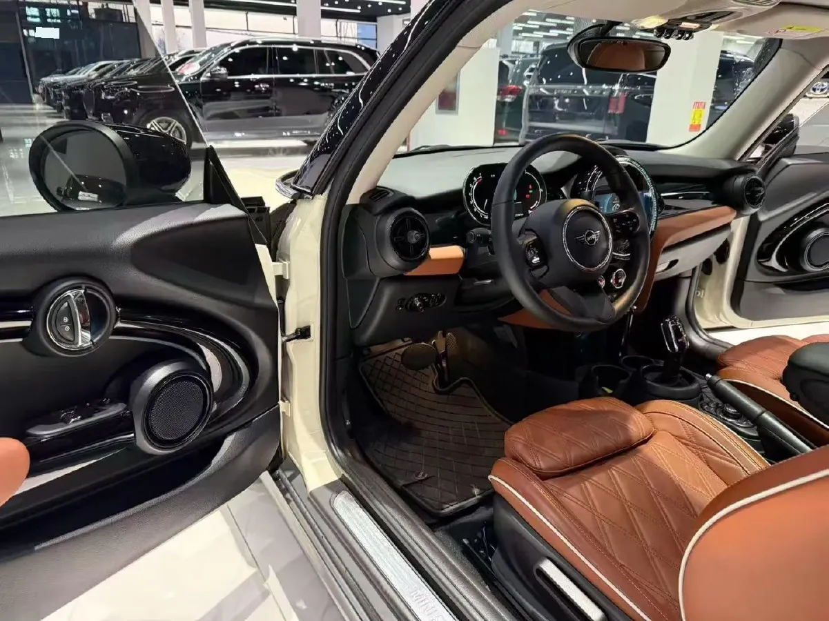 2023 MINI MINI 1.5T 136HP L3 7DCT,autocango,china used car exporter,china ev exporter,chinese used car exporter,chinese used ev exporter