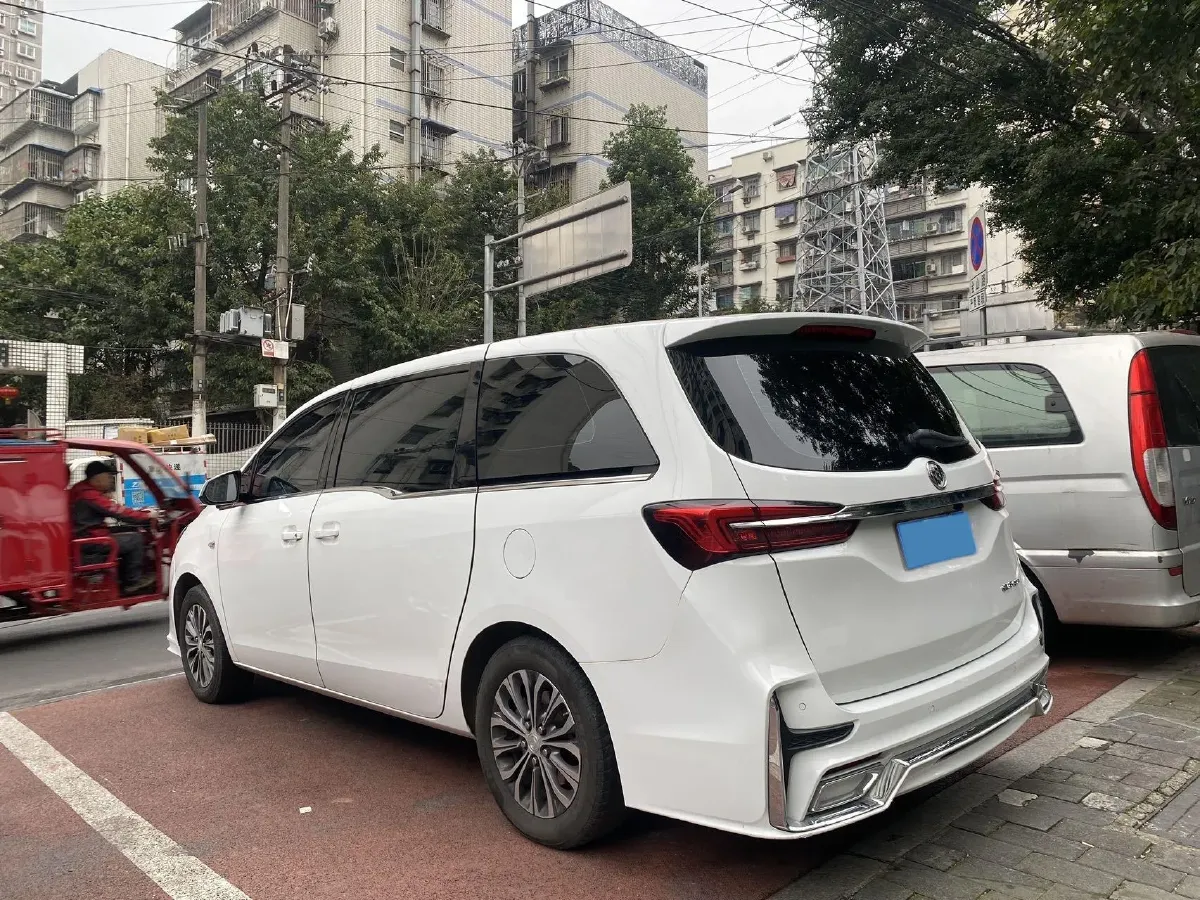 2021 Buick GL8 2.0T 237HP L4 9AT,autocango,china used car exporter,china ev exporter,chinese used car exporter,chinese used ev exporter