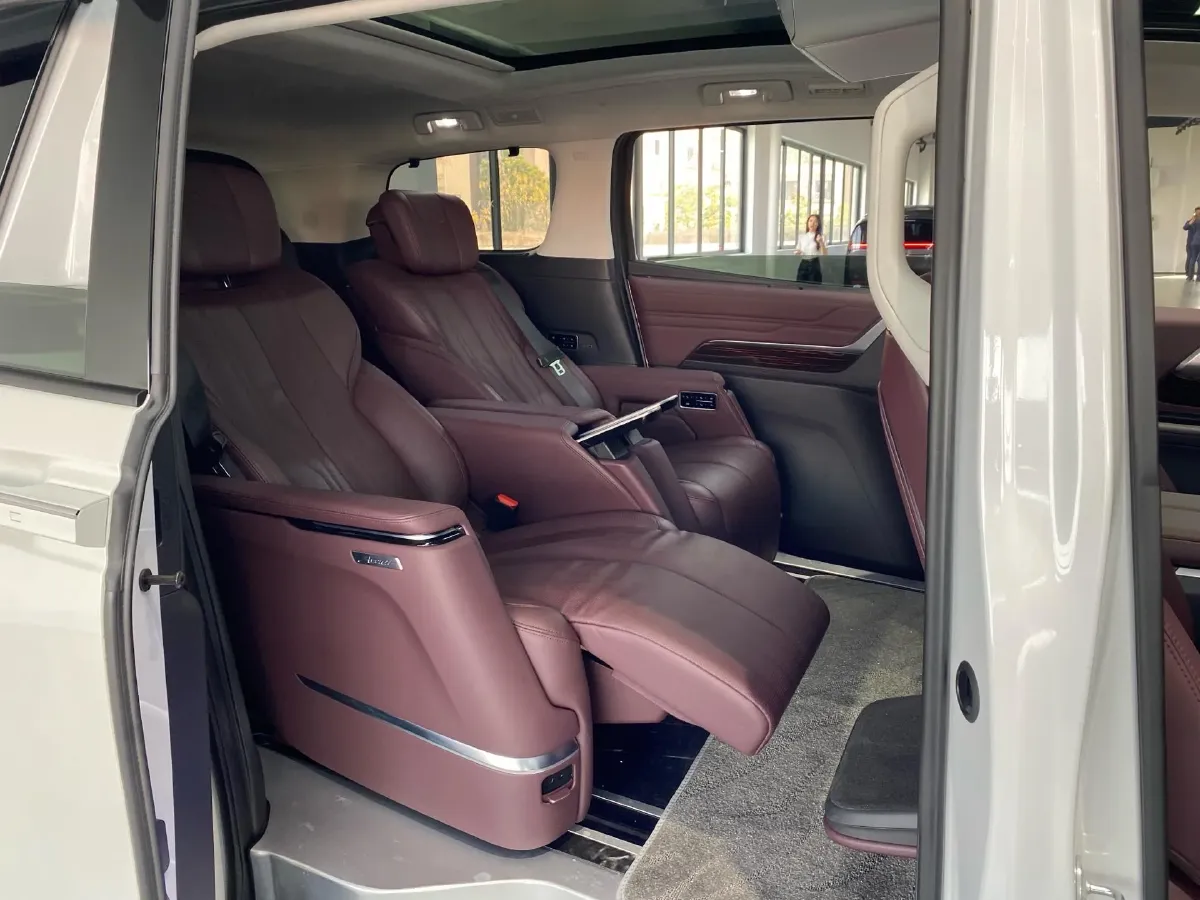 2023 Buick Century 2.0T 237HP L4 9AT,autocango,china used car exporter,china ev exporter,chinese used car exporter,chinese used ev exporter