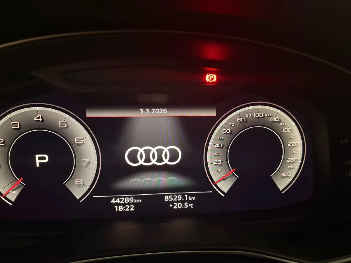 2023 Audi A6L 2.0T 190HP L4 7DCT,autocango,china used car exporter,china ev exporter,chinese used car exporter,chinese used ev exporter