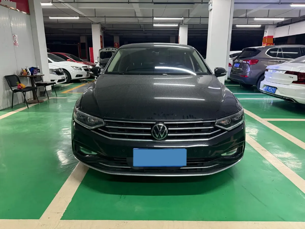 2020 Volkswagen Magotan 2.0T 186HP L4 7DCT,autocango,china used car exporter,china ev exporter,chinese used car exporter,chinese used ev exporter