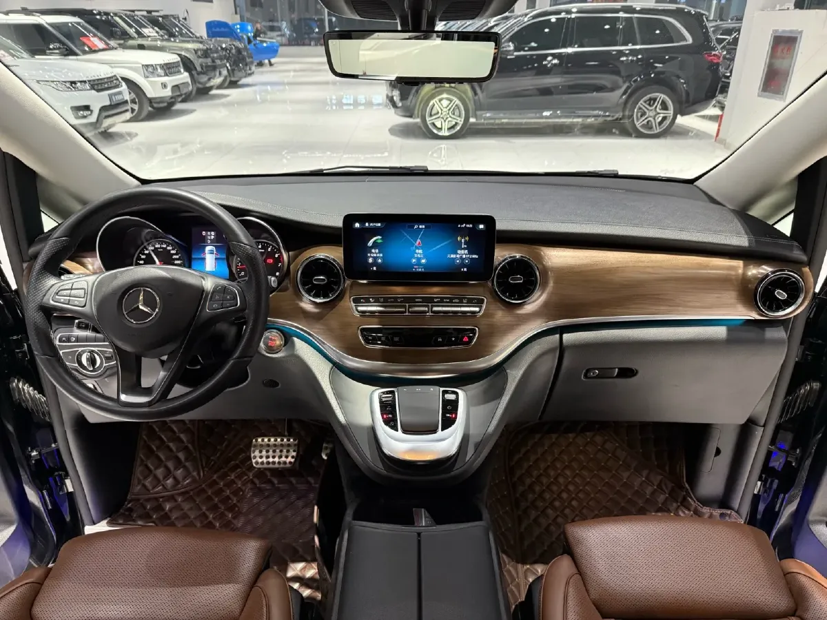 2022 Mercedes-Benz V Class 2.0T 211HP L4 9AT,autocango,china used car exporter,china ev exporter,chinese used car exporter,chinese used ev exporter