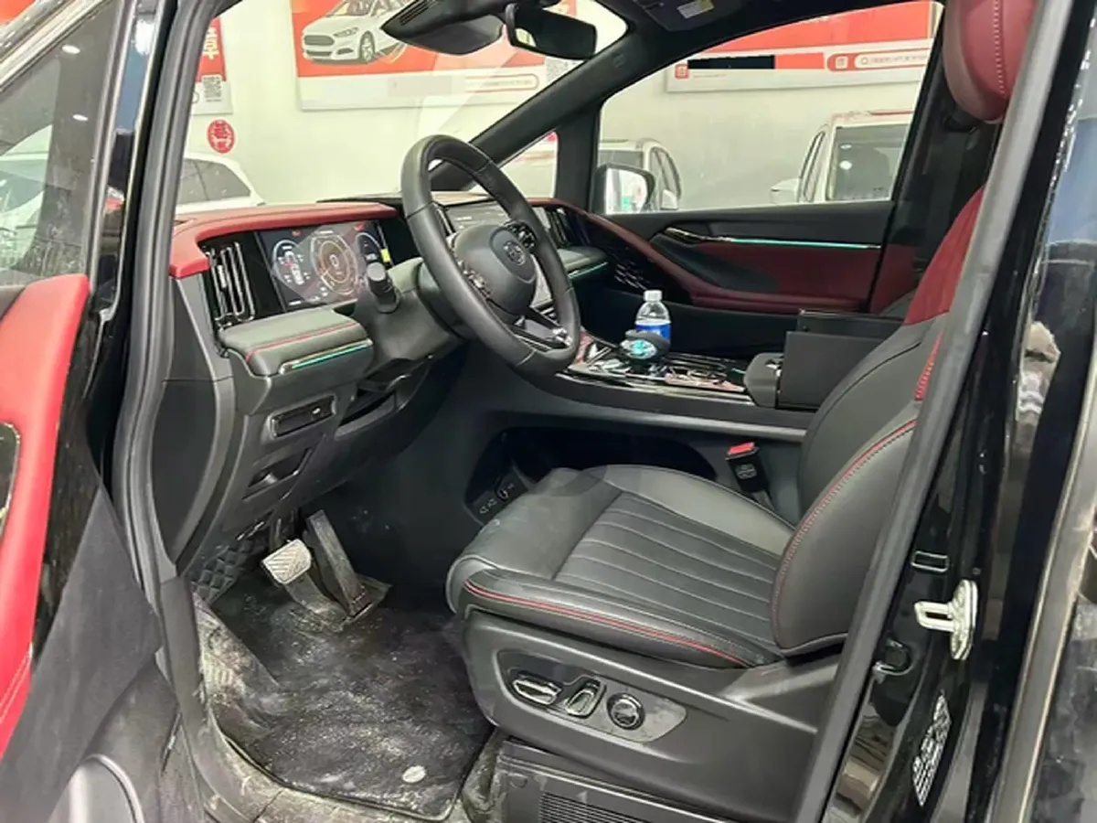 2023 GAC Trumpchi M8 2.0T 252HP L4 8AT,autocango,china used car exporter,china ev exporter,chinese used car exporter,chinese used ev exporter