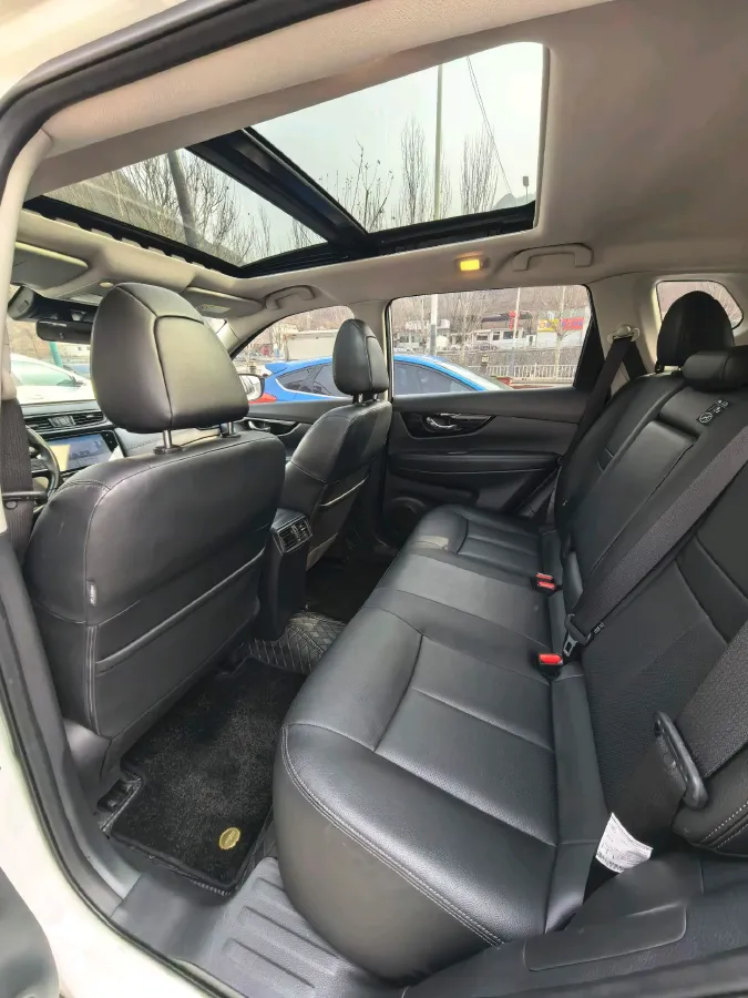 2022 Nissan X-Trail 2.0L 151HP L4 CVT,autocango,china used car exporter,china ev exporter,chinese used car exporter,chinese used ev exporter