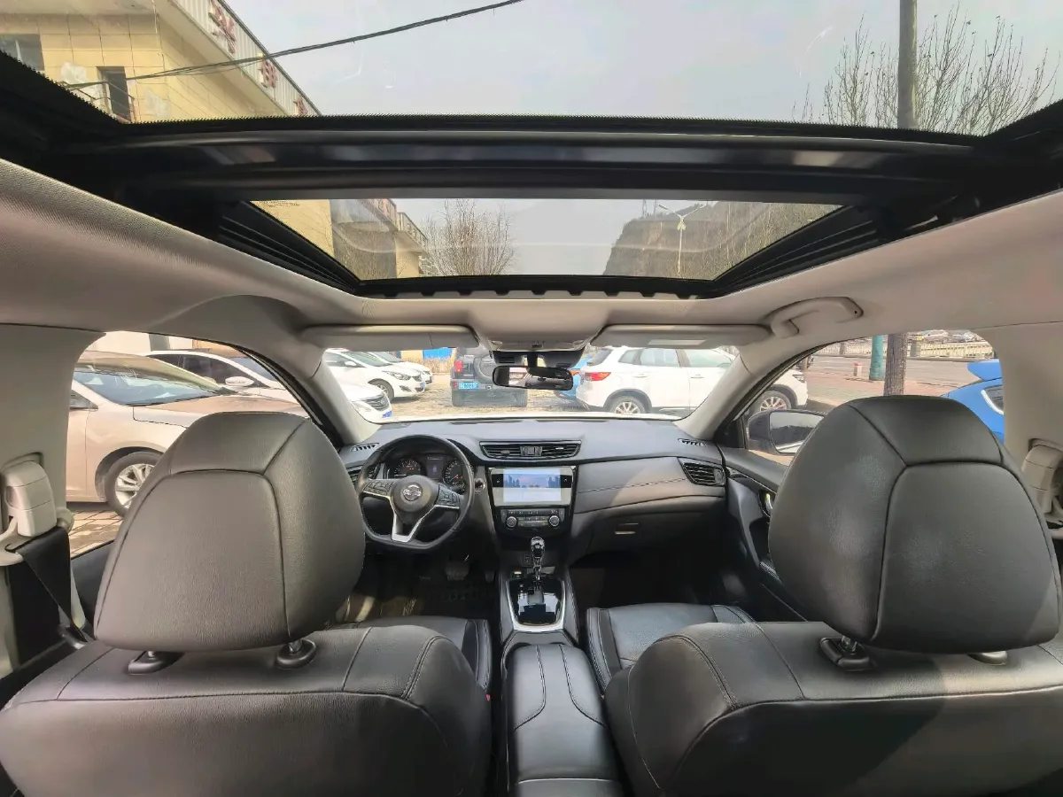 2022 Nissan X-Trail 2.0L 151HP L4 CVT,autocango,china used car exporter,china ev exporter,chinese used car exporter,chinese used ev exporter