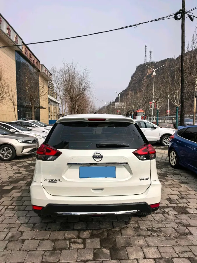 2022 Nissan X-Trail 2.0L 151HP L4 CVT,autocango,china used car exporter,china ev exporter,chinese used car exporter,chinese used ev exporter
