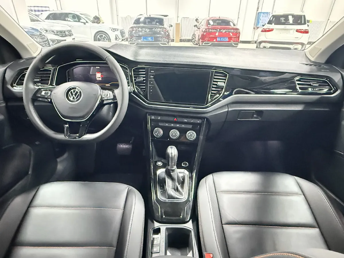 2021 Volkswagen T-Roc 1.4T 150HP L4 7DCT,autocango,china used car exporter,china ev exporter,chinese used car exporter,chinese used ev exporter