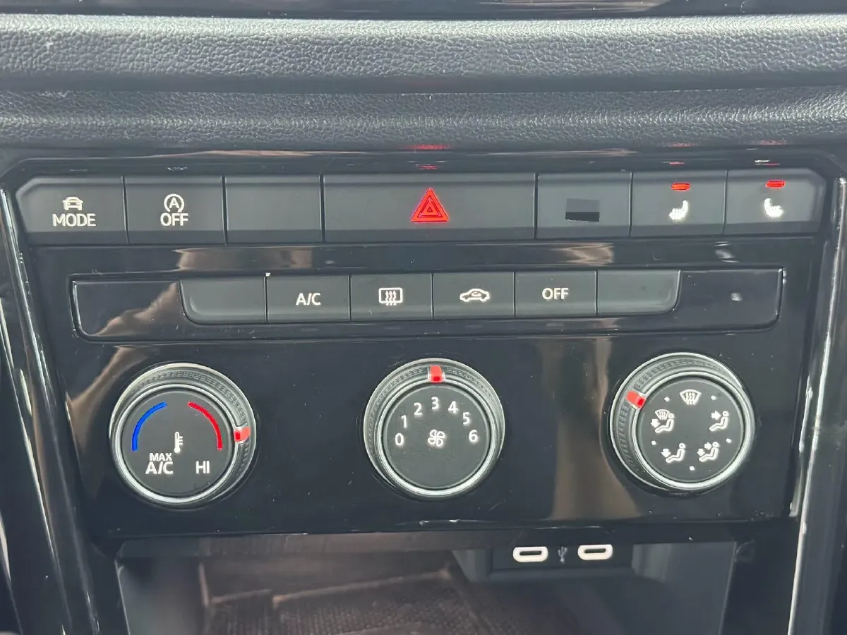 2021 Volkswagen T-Roc 1.4T 150HP L4 7DCT,autocango,china used car exporter,china ev exporter,chinese used car exporter,chinese used ev exporter