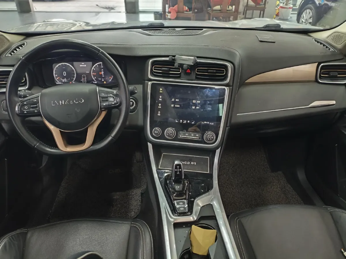 2017 Zotye SR9 2.0T 190HP L4 6DCT,autocango,china used car exporter,china ev exporter,chinese used car exporter,chinese used ev exporter