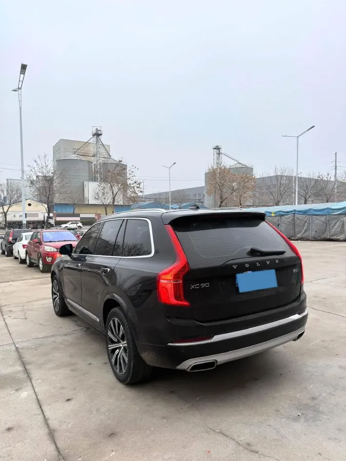 2022 Volvo XC90 2.0T 299HP L4 8AT,autocango,china used car exporter,china ev exporter,chinese used car exporter,chinese used ev exporter