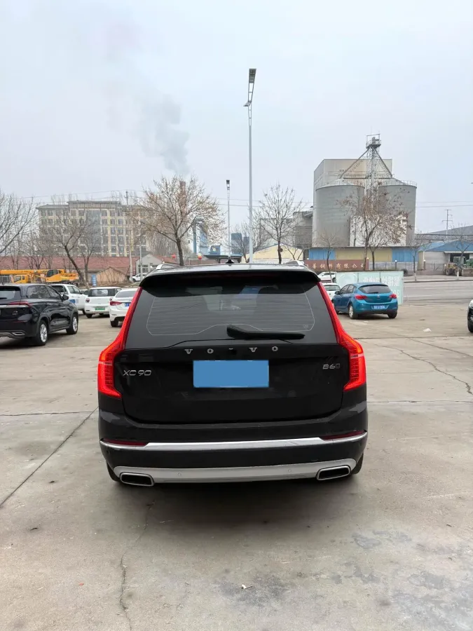 2022 Volvo XC90 2.0T 299HP L4 8AT,autocango,china used car exporter,china ev exporter,chinese used car exporter,chinese used ev exporter