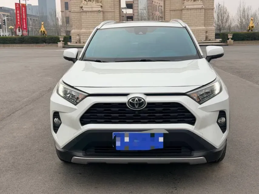 2021 Toyota RAV4 2.0L 171HP L4 CVT,autocango,china used car exporter,china ev exporter,chinese used car exporter,chinese used ev exporter