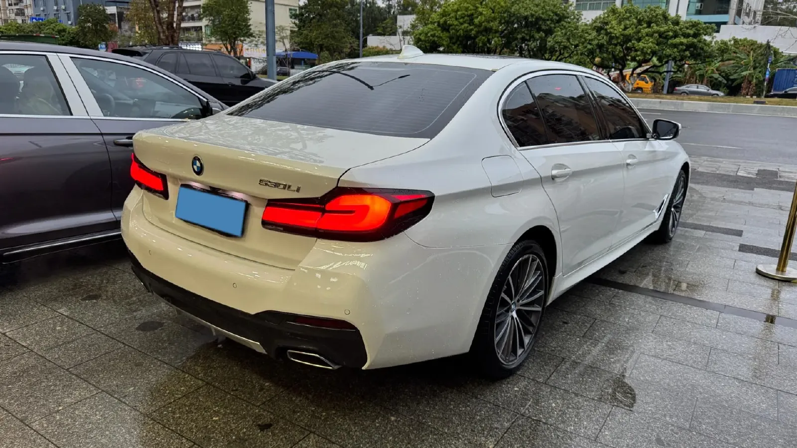 2023 BMW 5 Series 2.0T 245HP L4 8AT,autocango,china used car exporter,china ev exporter,chinese used car exporter,chinese used ev exporter