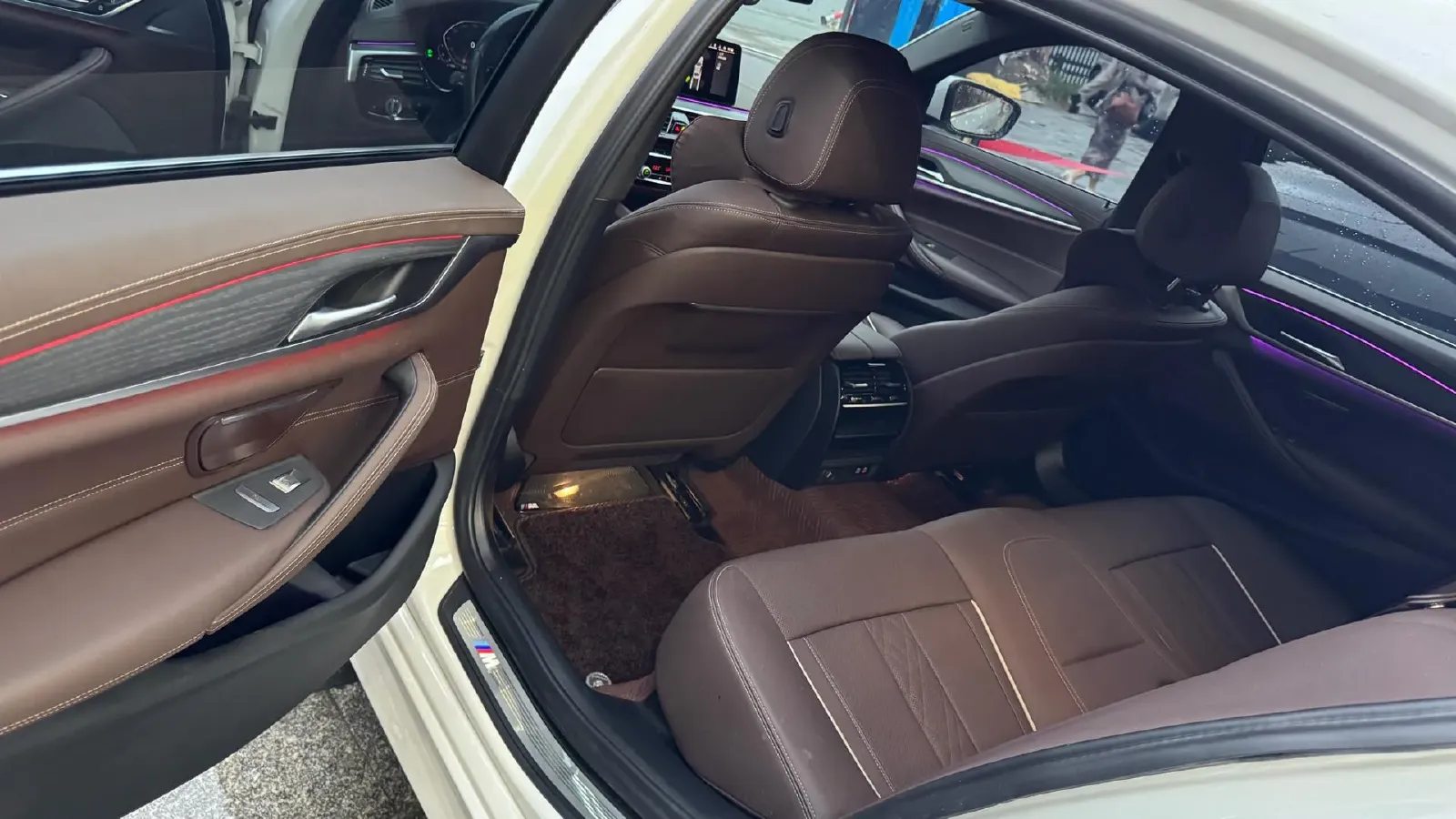 2023 BMW 5 Series 2.0T 245HP L4 8AT,autocango,china used car exporter,china ev exporter,chinese used car exporter,chinese used ev exporter