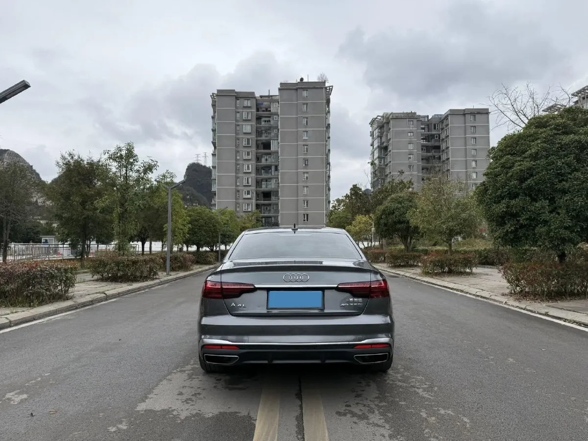 2023 Audi A4L 2.0T 190HP L4 7DCT,autocango,china used car exporter,china ev exporter,chinese used car exporter,chinese used ev exporter