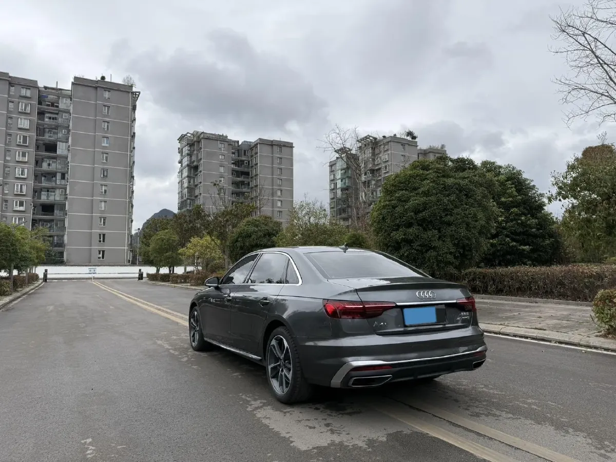 2023 Audi A4L 2.0T 190HP L4 7DCT,autocango,china used car exporter,china ev exporter,chinese used car exporter,chinese used ev exporter