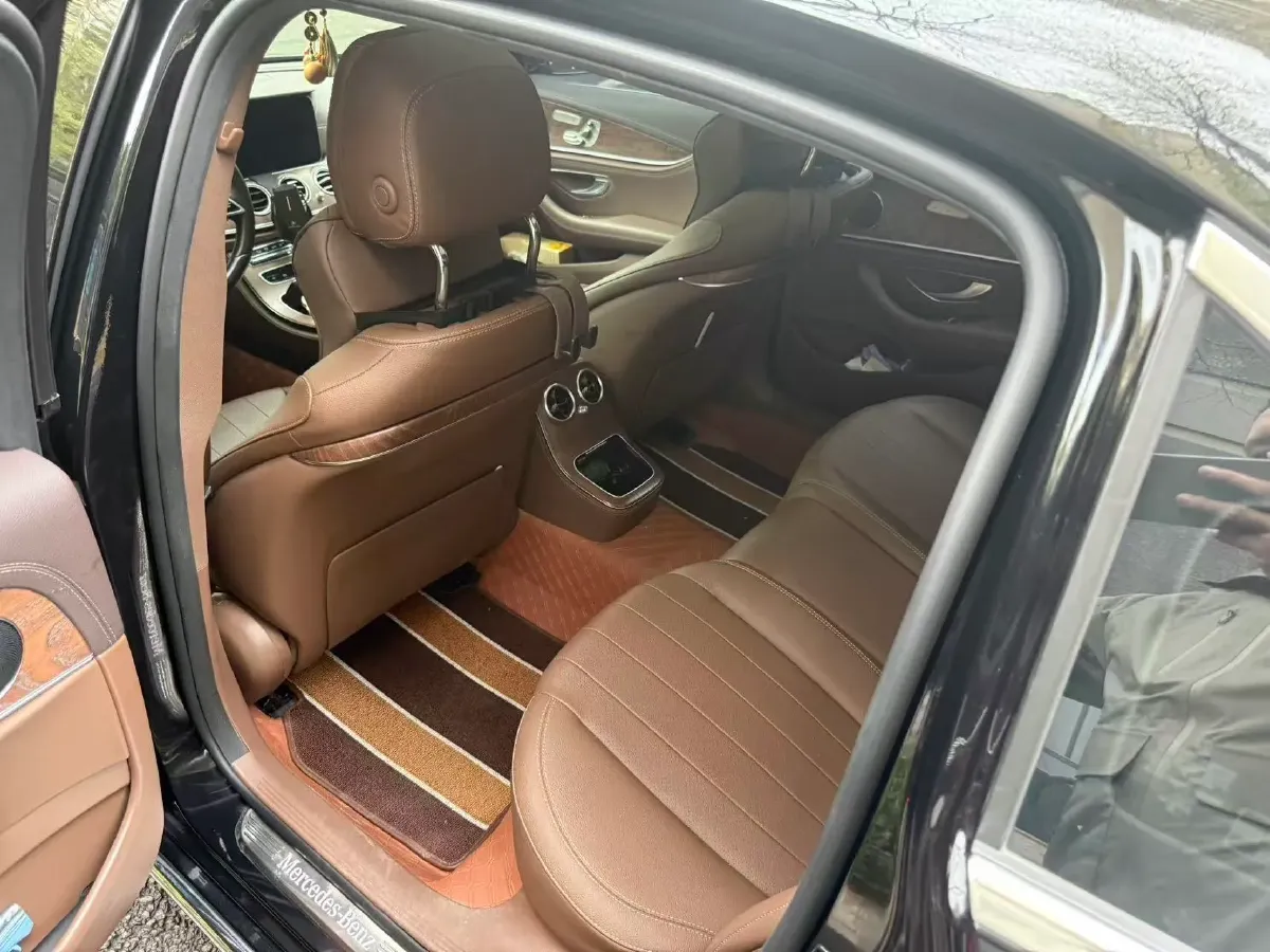 2023 Mercedes-Benz E Class 2.0T 211HP L4 9AT PHEV 25.4KWH,autocango,china used car exporter,china ev exporter,chinese used car exporter,chinese used ev exporter