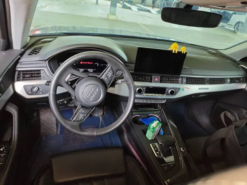 2020 Audi A4L 2.0T 190HP L4 7DCT,autocango,china used car exporter,china ev exporter,chinese used car exporter,chinese used ev exporter