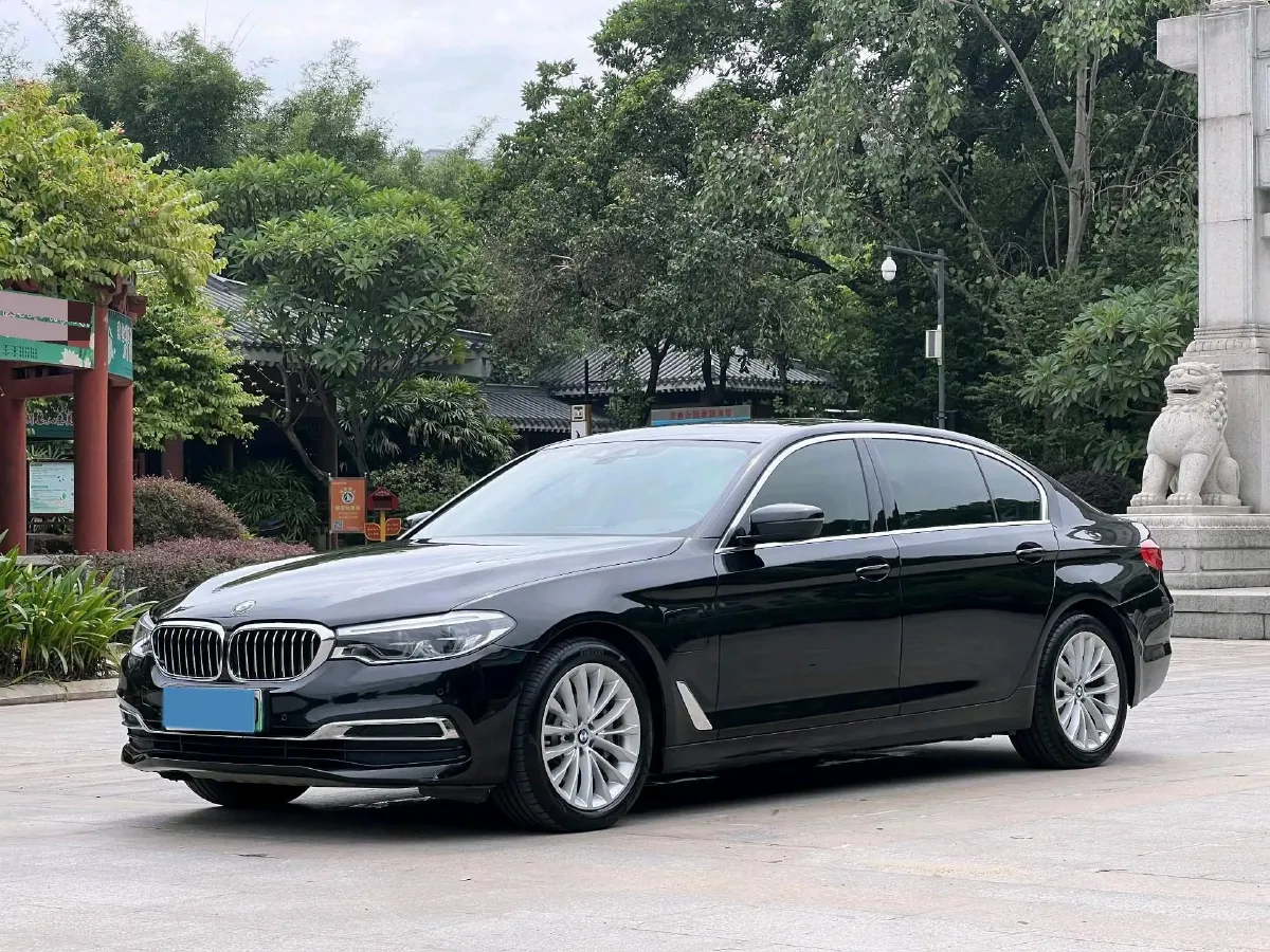 2020 BMW 5 Series 2.0T 184HP L4 8AT PHEV 17.7KWH,autocango,china used car exporter,china ev exporter,chinese used car exporter,chinese used ev exporter