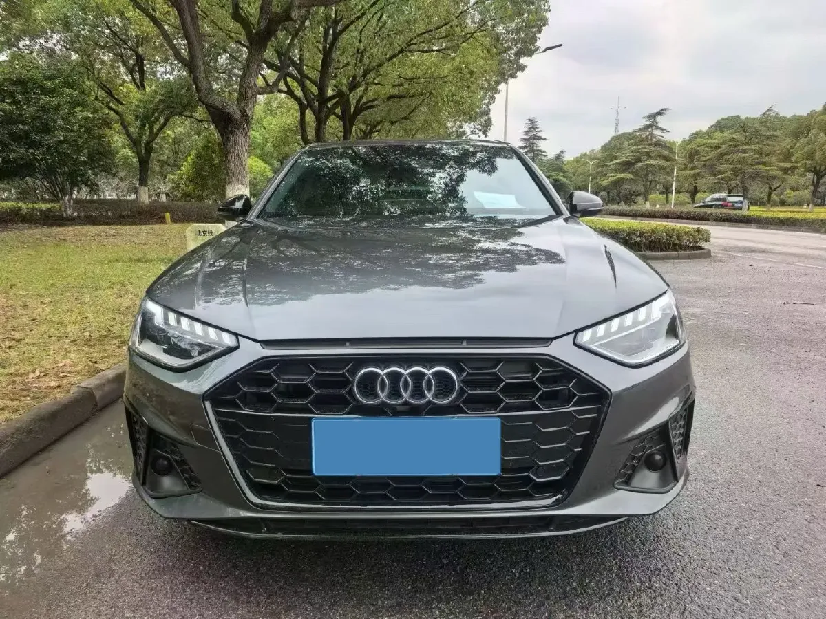 2023 Audi A4L 2.0T 190HP L4 7DCT,autocango,china used car exporter,china ev exporter,chinese used car exporter,chinese used ev exporter