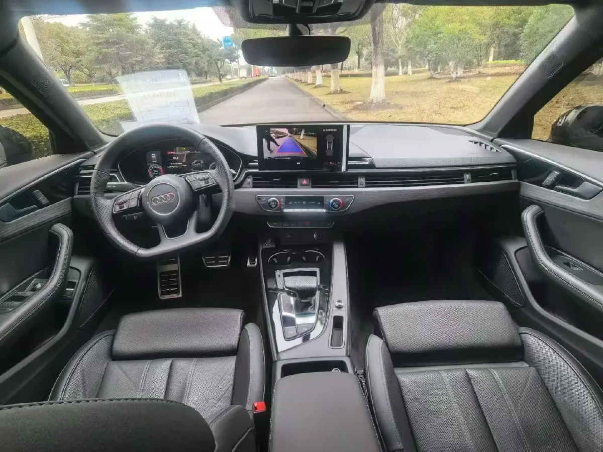 2023 Audi A4L 2.0T 190HP L4 7DCT,autocango,china used car exporter,china ev exporter,chinese used car exporter,chinese used ev exporter