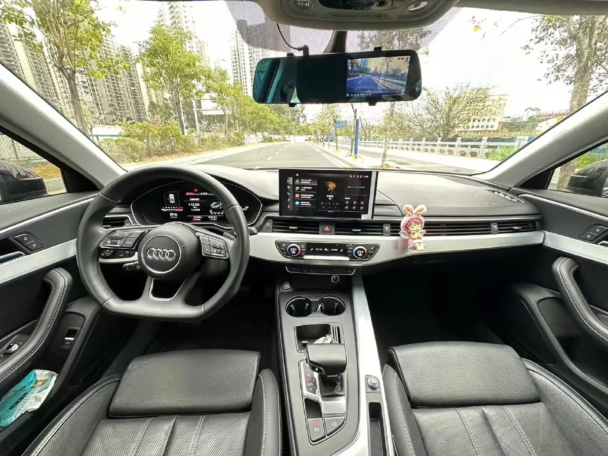 2022 Audi A4L 2.0T 190HP L4 7DCT,autocango,china used car exporter,china ev exporter,chinese used car exporter,chinese used ev exporter