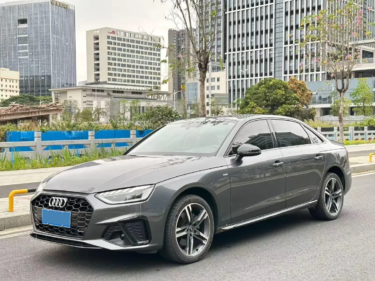 2022 Audi A4L 2.0T 190HP L4 7DCT,autocango,china used car exporter,china ev exporter,chinese used car exporter,chinese used ev exporter