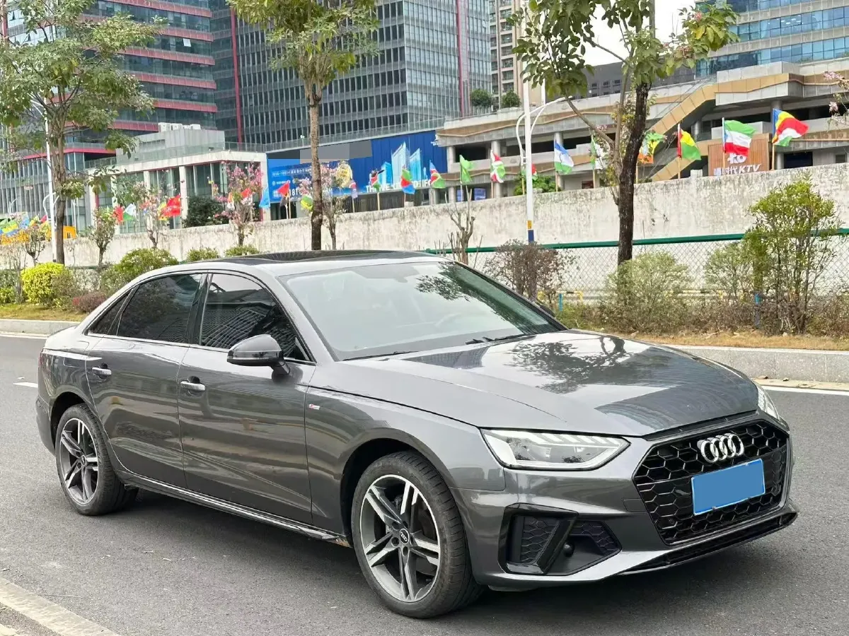 2022 Audi A4L 2.0T 190HP L4 7DCT,autocango,china used car exporter,china ev exporter,chinese used car exporter,chinese used ev exporter
