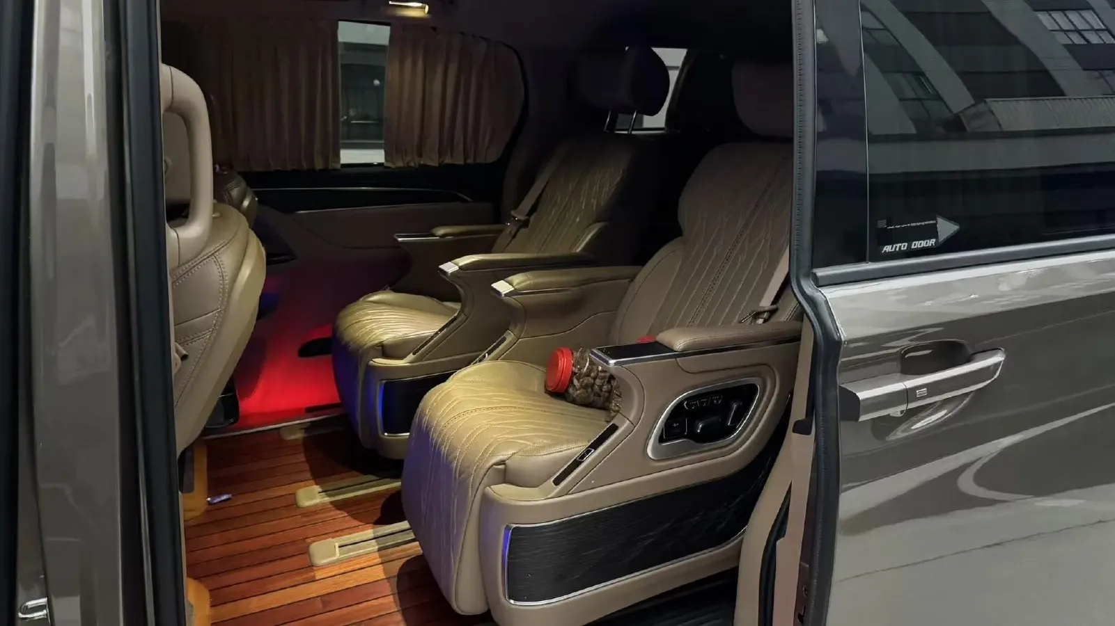 2020 Buick GL8 2.0T 237HP L4 9AT,autocango,china used car exporter,china ev exporter,chinese used car exporter,chinese used ev exporter