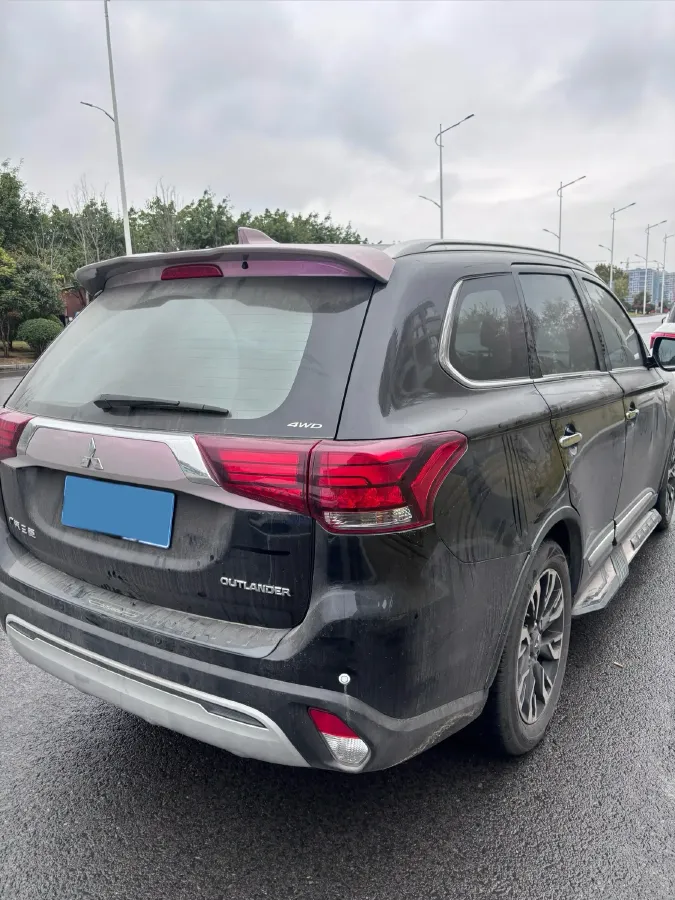 2019 Mitsubishi Outlander 2.4L 192HP L4 CVT,autocango,china used car exporter,china ev exporter,chinese used car exporter,chinese used ev exporter