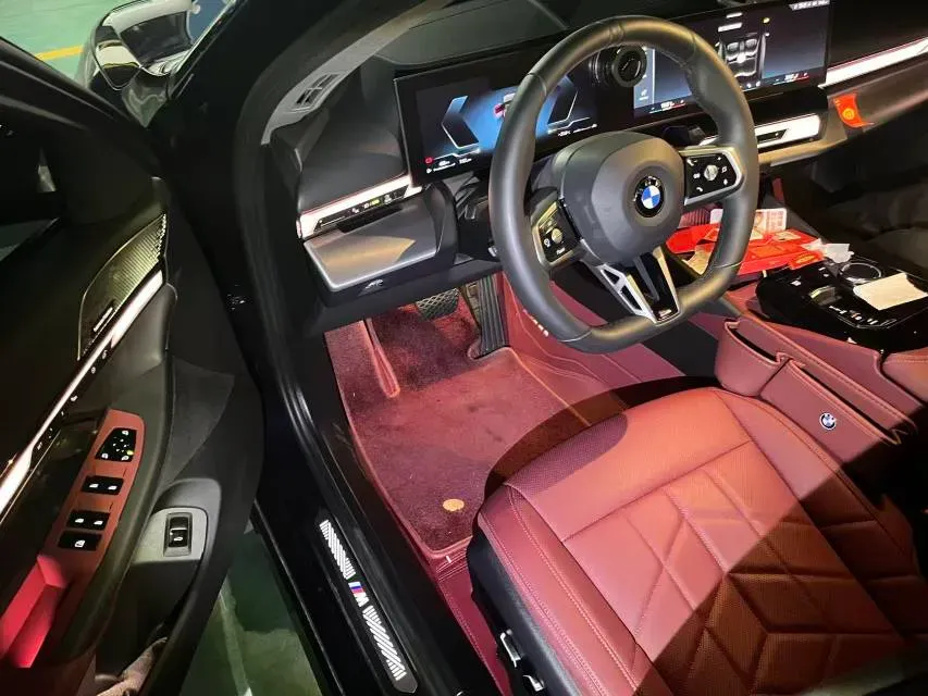 2025 BMW 5 Series 2.0T 258HP L4 8AT,autocango,china used car exporter,china ev exporter,chinese used car exporter,chinese used ev exporter