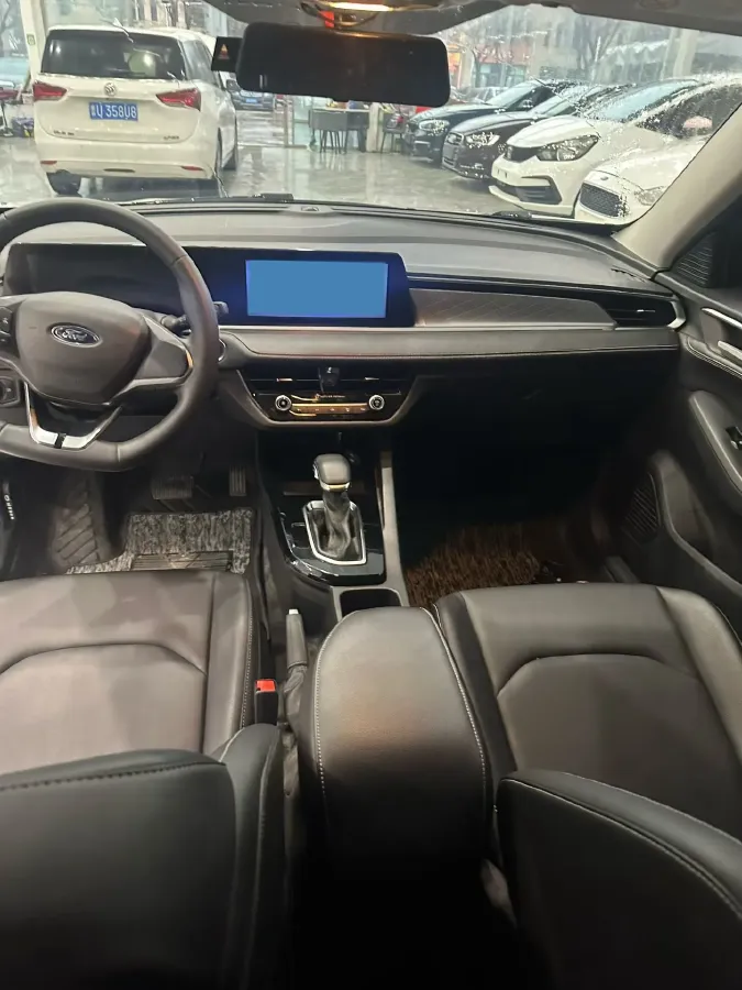 2021 Ford Escort 1.5L 122HP L3 6AT,autocango,china used car exporter,china ev exporter,chinese used car exporter,chinese used ev exporter