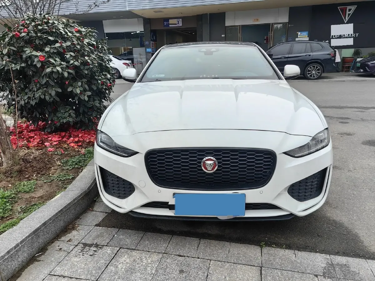 2020 Jaguar XEL 2.0T 200HP L4 8AT,autocango,china used car exporter,china ev exporter,chinese used car exporter,chinese used ev exporter