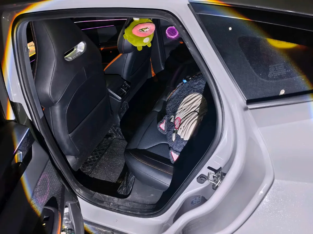 2023 ChangAn UNI-V 1.5T 188HP L4 7DCT,autocango,china used car exporter,china ev exporter,chinese used car exporter,chinese used ev exporter