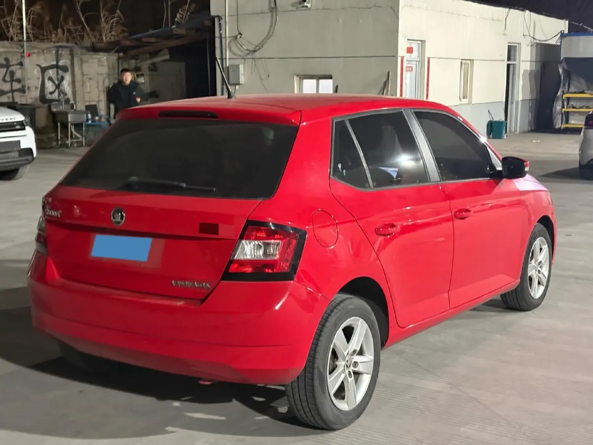 2017 Skoda Fabia 1.4L 90HP L4 6AT,autocango,china used car exporter,china ev exporter,chinese used car exporter,chinese used ev exporter