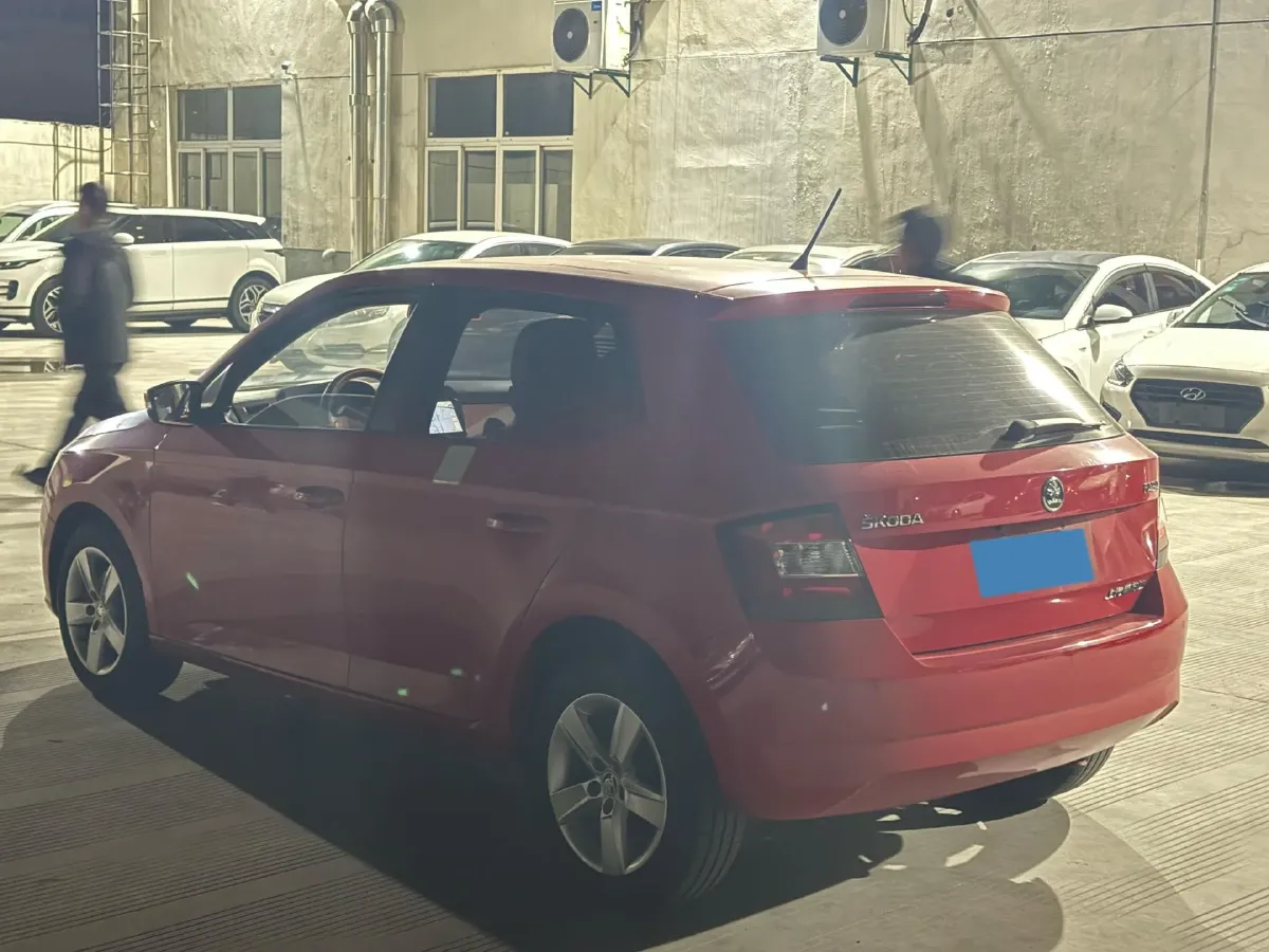 2017 Skoda Fabia 1.4L 90HP L4 6AT,autocango,china used car exporter,china ev exporter,chinese used car exporter,chinese used ev exporter