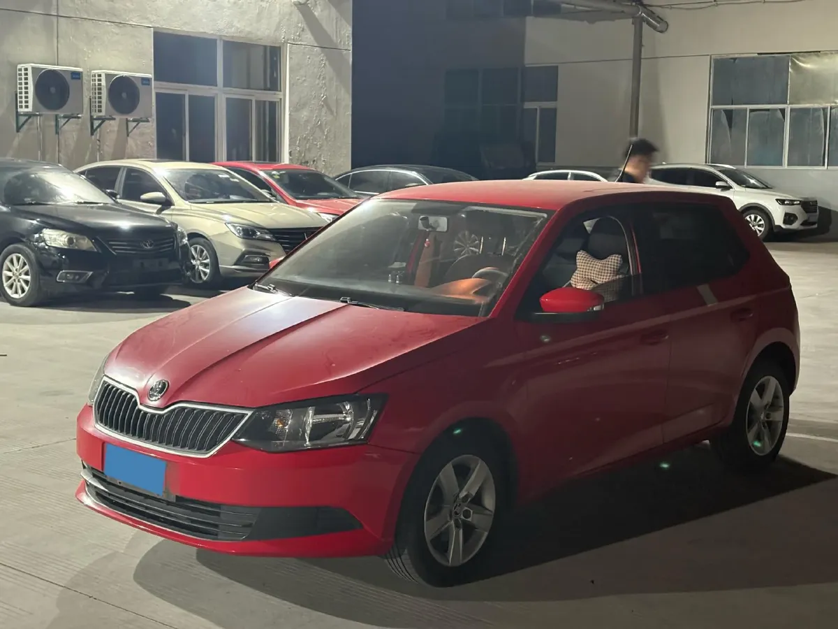 2017 Skoda Fabia 1.4L 90HP L4 6AT,autocango,china used car exporter,china ev exporter,chinese used car exporter,chinese used ev exporter