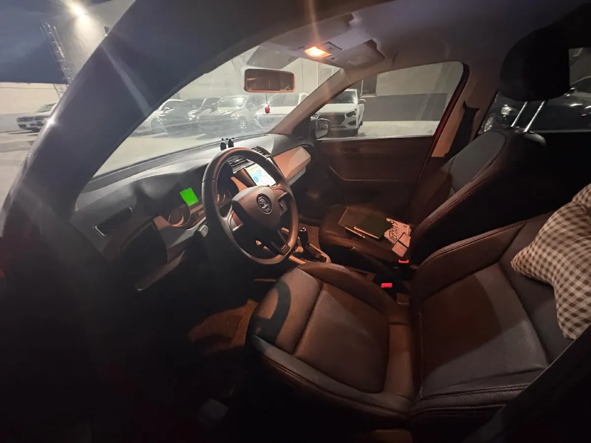 2017 Skoda Fabia 1.4L 90HP L4 6AT,autocango,china used car exporter,china ev exporter,chinese used car exporter,chinese used ev exporter