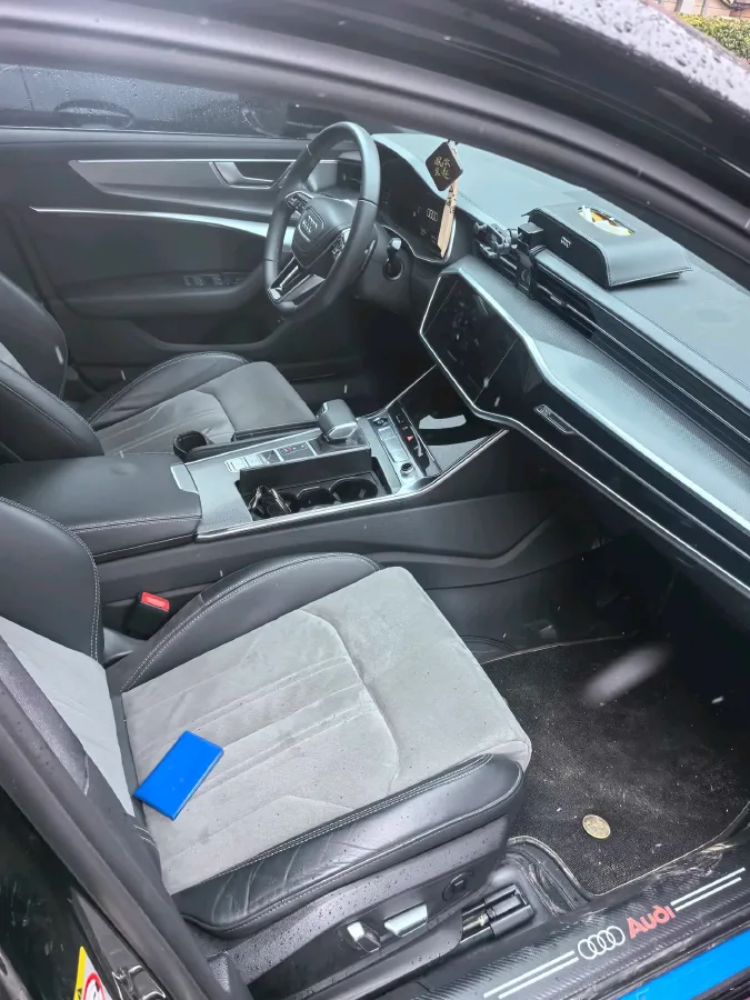 2024 Audi A6L 2.0T 245HP L4 7DCT,autocango,china used car exporter,china ev exporter,chinese used car exporter,chinese used ev exporter