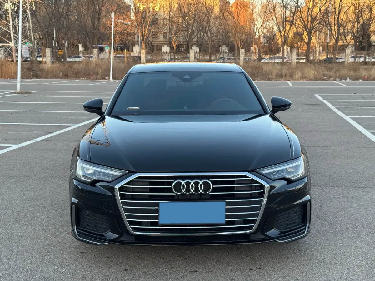 2021 Audi A6L 2.0T 224HP L4 7DCT,autocango,china used car exporter,china ev exporter,chinese used car exporter,chinese used ev exporter