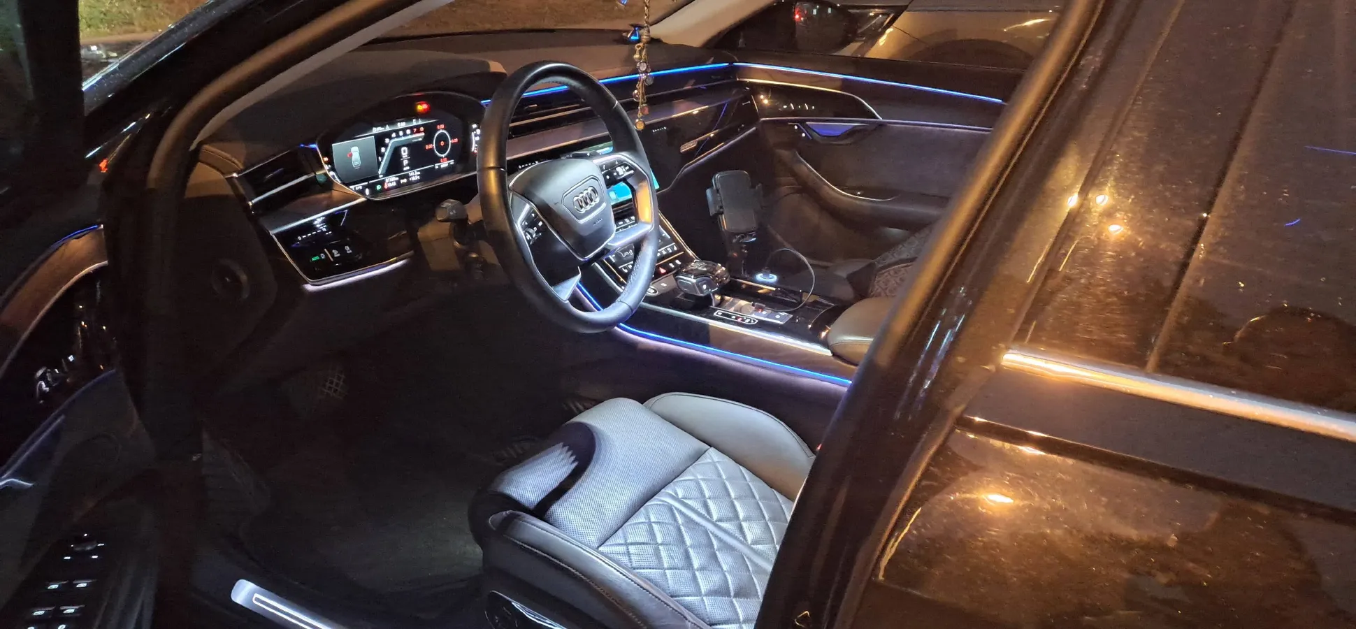 2022 Audi A8 3.0T 286HP V6 8AT,autocango,china used car exporter,china ev exporter,chinese used car exporter,chinese used ev exporter