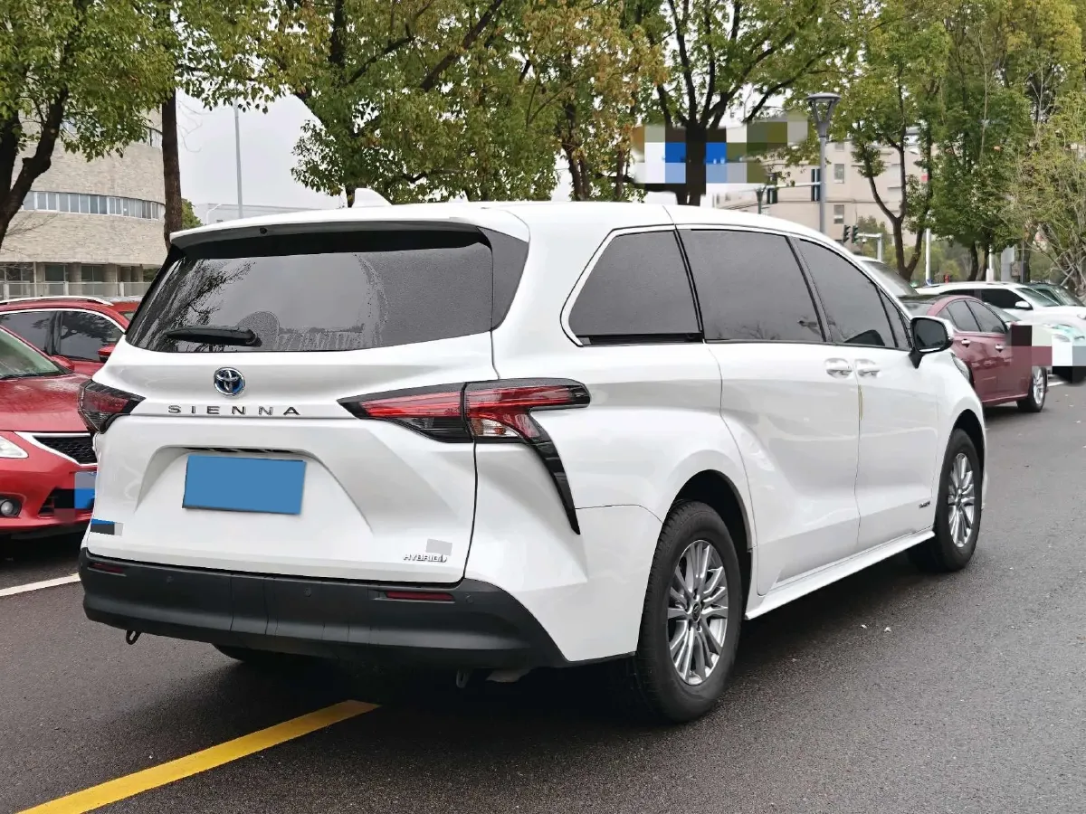 2023 Toyota Sienna 2.5L 189HP L4 E-CVT Hybrid,autocango,china used car exporter,china ev exporter,chinese used car exporter,chinese used ev exporter