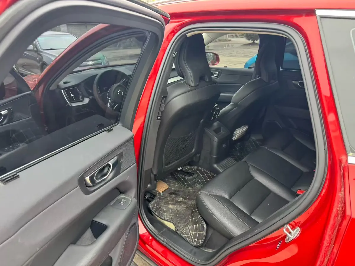 2023 Volvo XC60 PHEV 2.0T 310HP L4 8AT PHEV 18.8KWH,autocango,china used car exporter,china ev exporter,chinese used car exporter,chinese used ev exporter