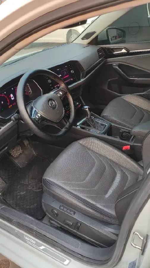 2019 Jeep Cherokee 2.0L 155HP L4 9AT,autocango,china used car exporter,china ev exporter,chinese used car exporter,chinese used ev exporter