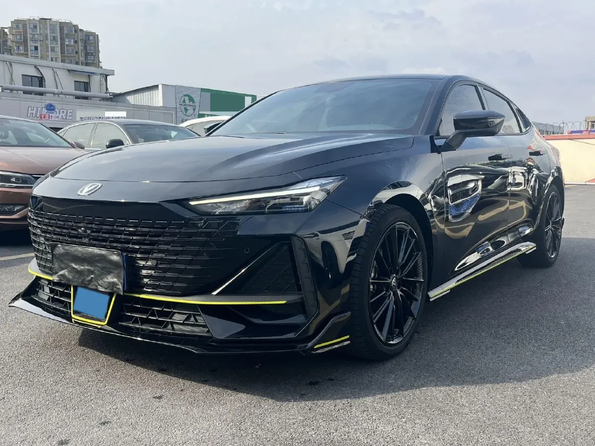 2023 ChangAn UNI-V 1.5T 188HP L4 7DCT,autocango,china used car exporter,china ev exporter,chinese used car exporter,chinese used ev exporter